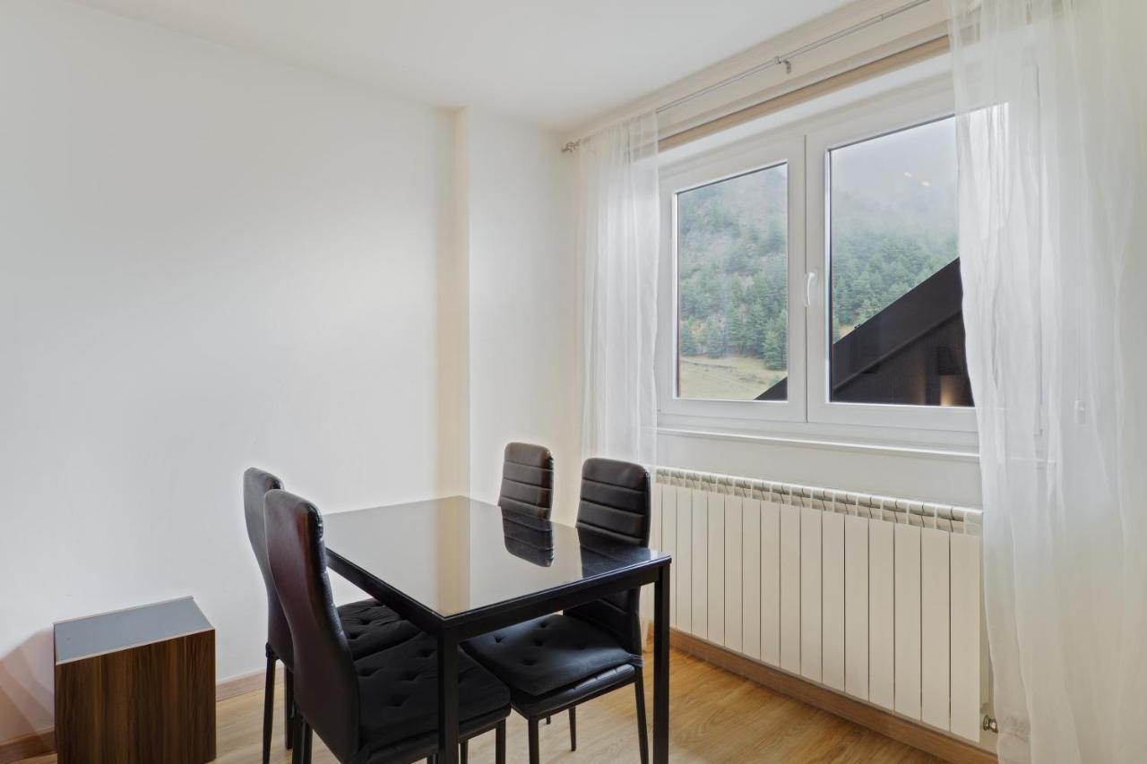 Comfortable Studio With Mountain View In Arinsal 40 M² + Ski Storage ภายนอก รูปภาพ